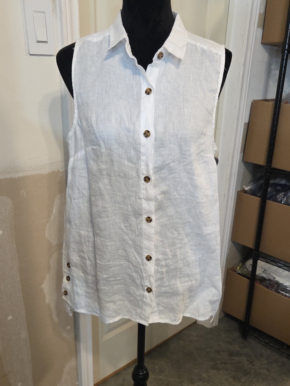 Linen Sleeveless White Button-Down Shirt Jones & Co. Collar Feminine  Lagenlook